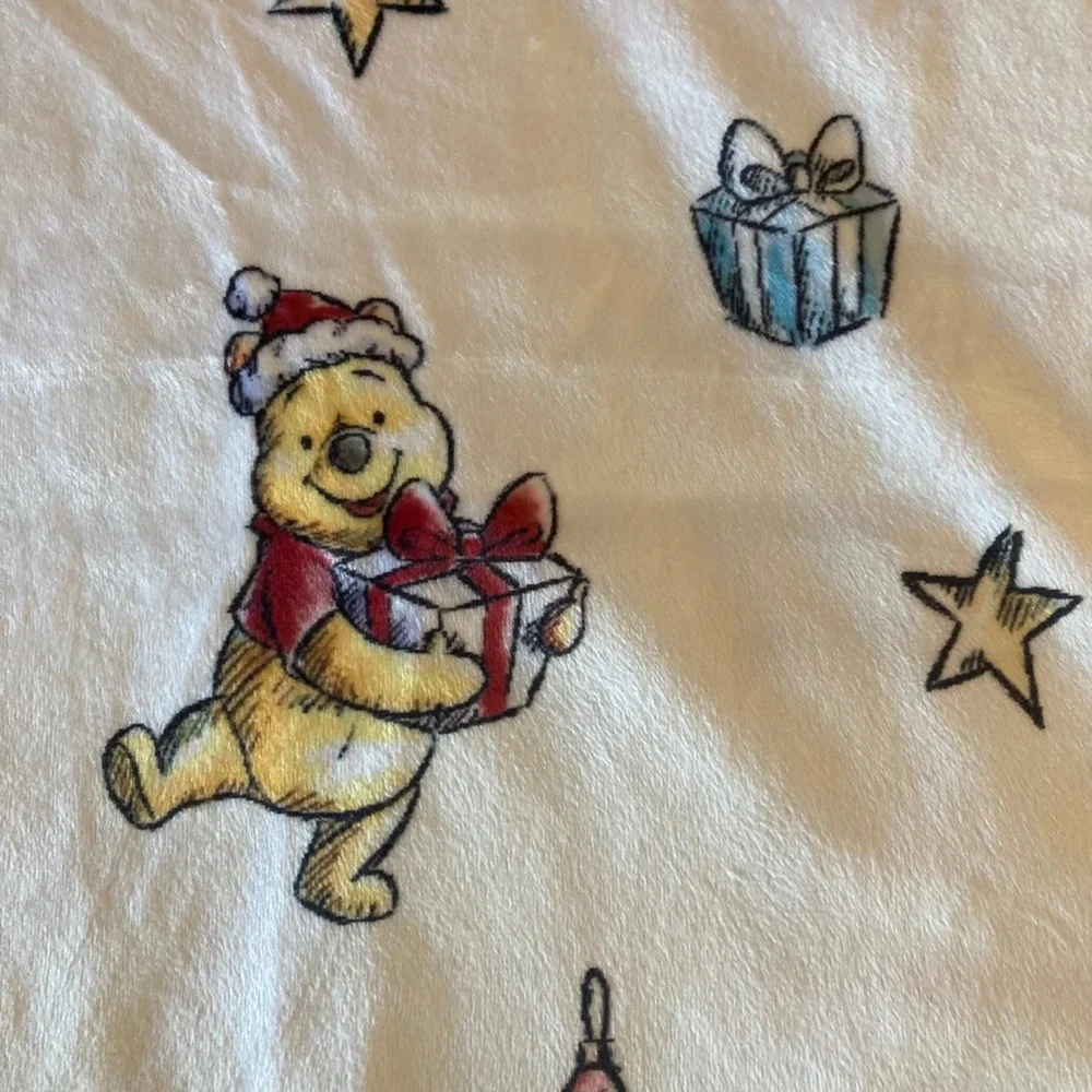 Disney Baby‎ Winnie the Pooh Christmas Blanket Holiday Plush Throw 30x40